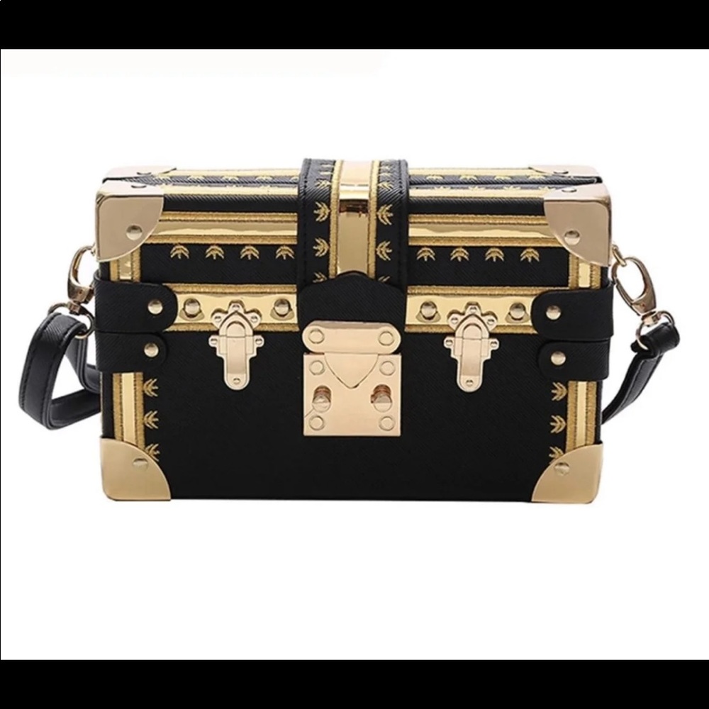 Box style clutch/crossbody handbag